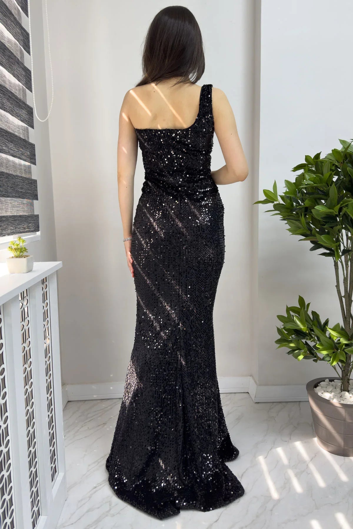Women's Black Tek Omuz Sequin Slit Mermaid Evening Gown