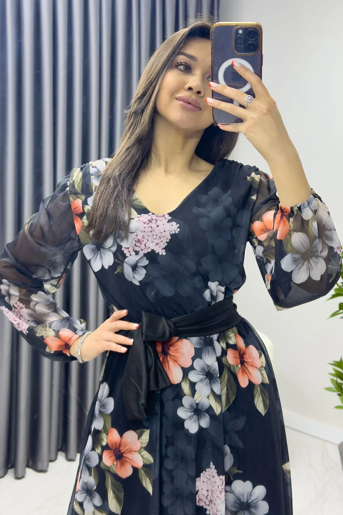 Women's Black Büyük Floral V-Neck Midi Chiffon Plus Size Dress